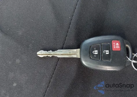 2019 Toyota Highlander Le/Le Plus z USA, uszkodzony, nr VIN 5TDBZRFHXKS927037